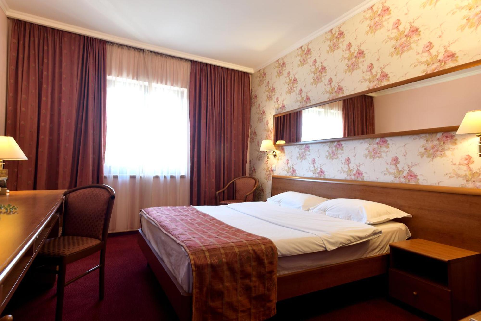 Hotel בראשוב מראה חיצוני תמונה