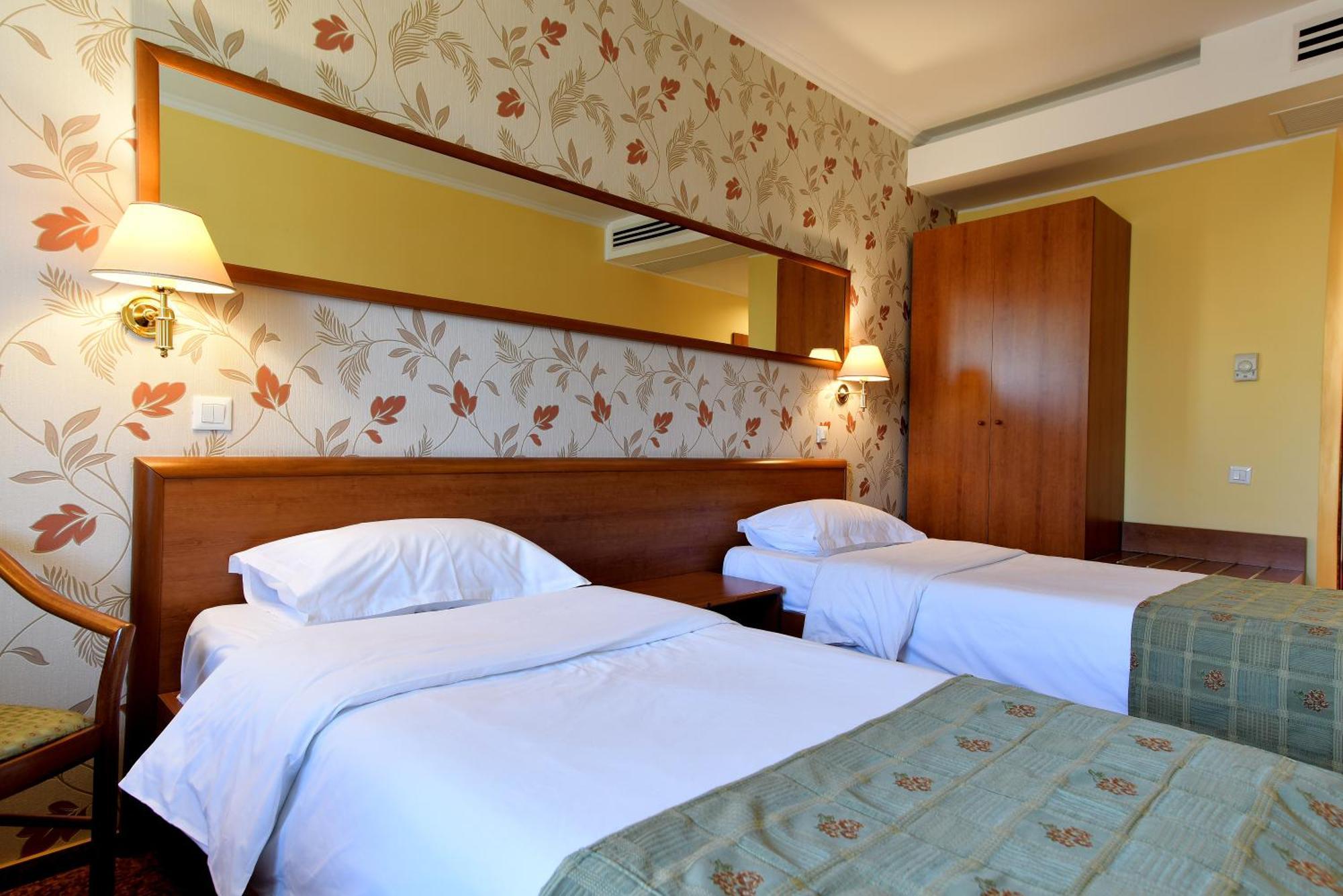 Hotel בראשוב מראה חיצוני תמונה