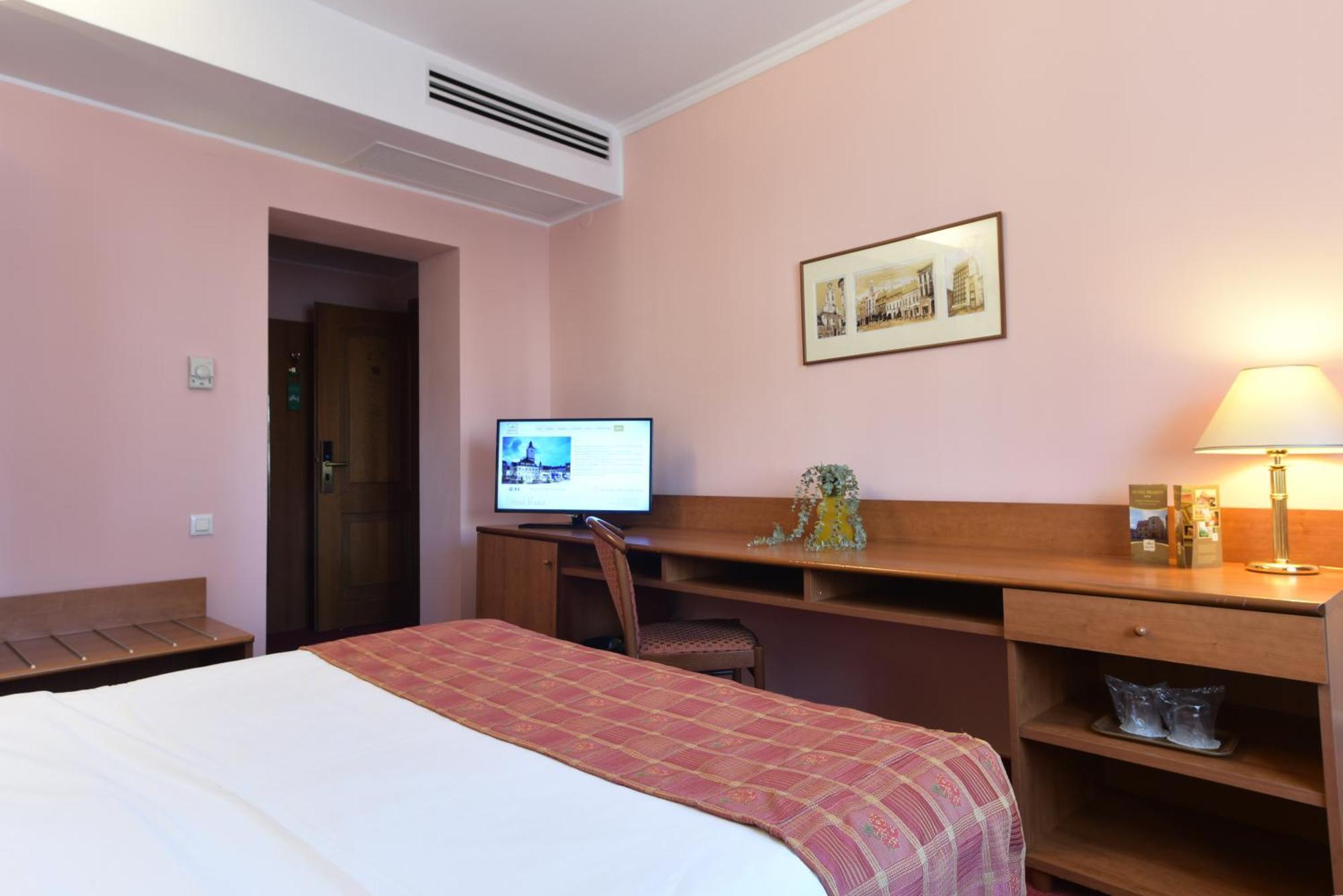 Hotel בראשוב מראה חיצוני תמונה