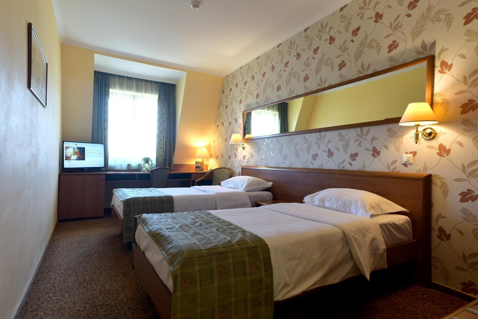 Hotel בראשוב מראה חיצוני תמונה