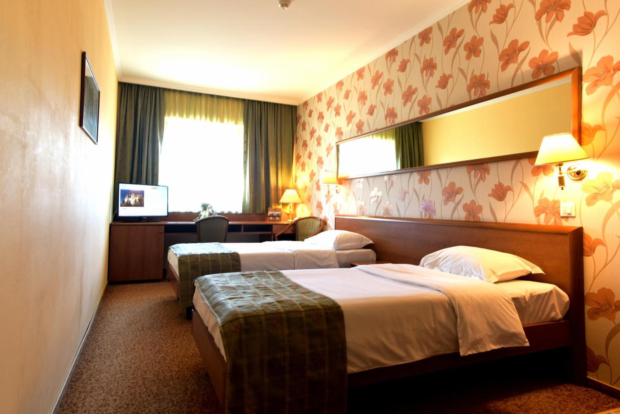 Hotel בראשוב מראה חיצוני תמונה