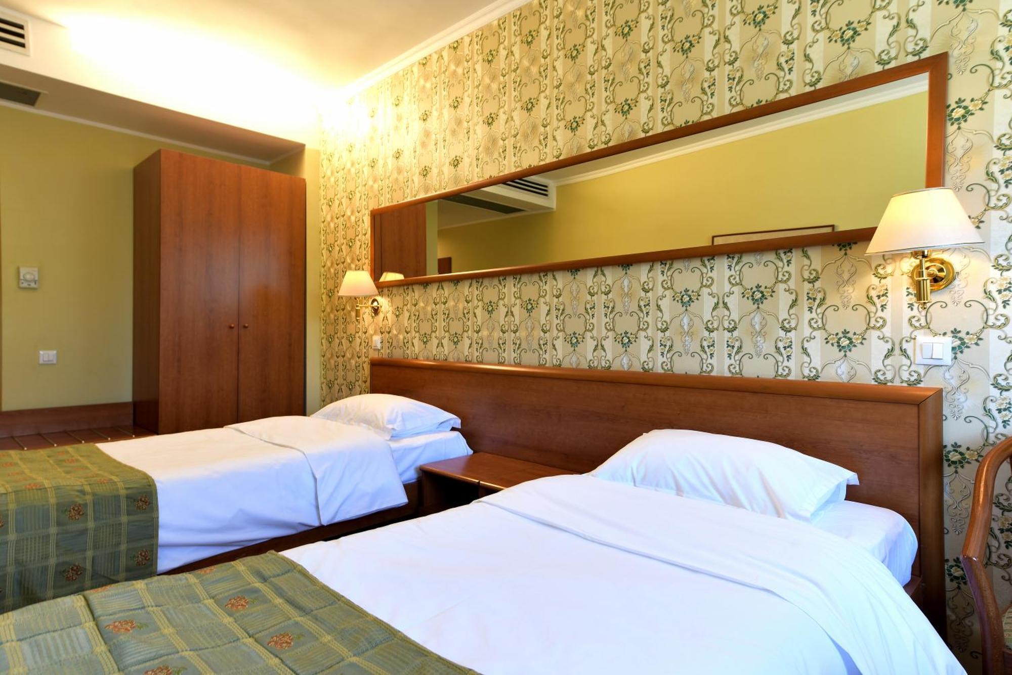 Hotel בראשוב מראה חיצוני תמונה