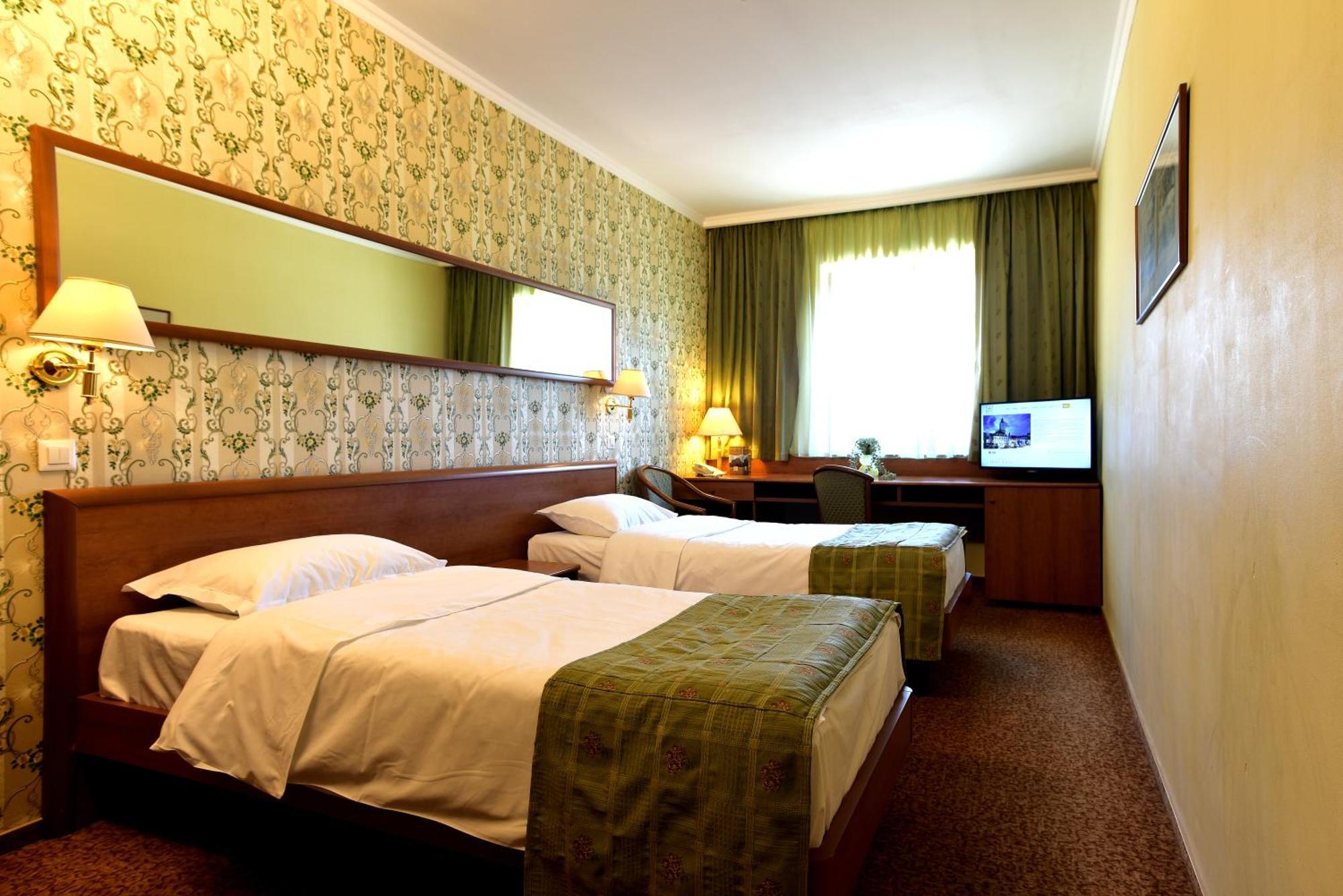 Hotel בראשוב מראה חיצוני תמונה