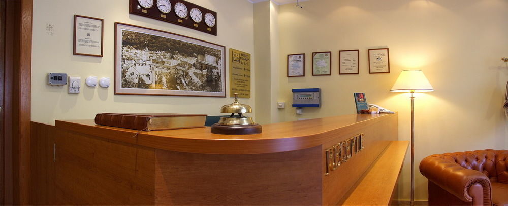 Hotel בראשוב מראה חיצוני תמונה