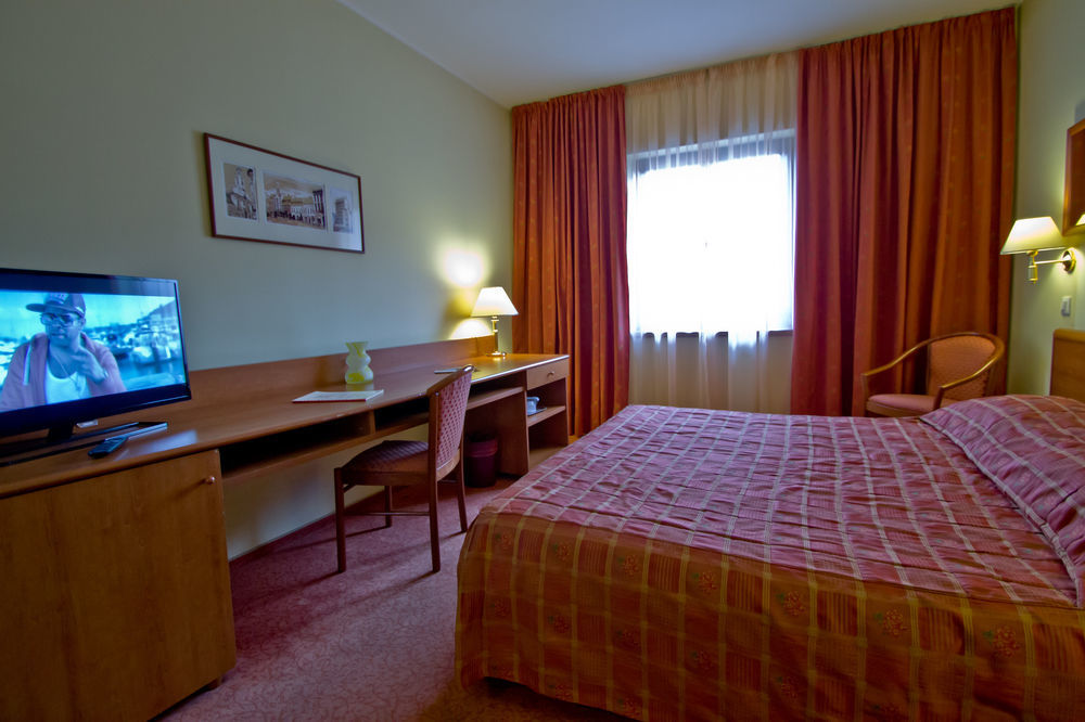 Hotel בראשוב מראה חיצוני תמונה